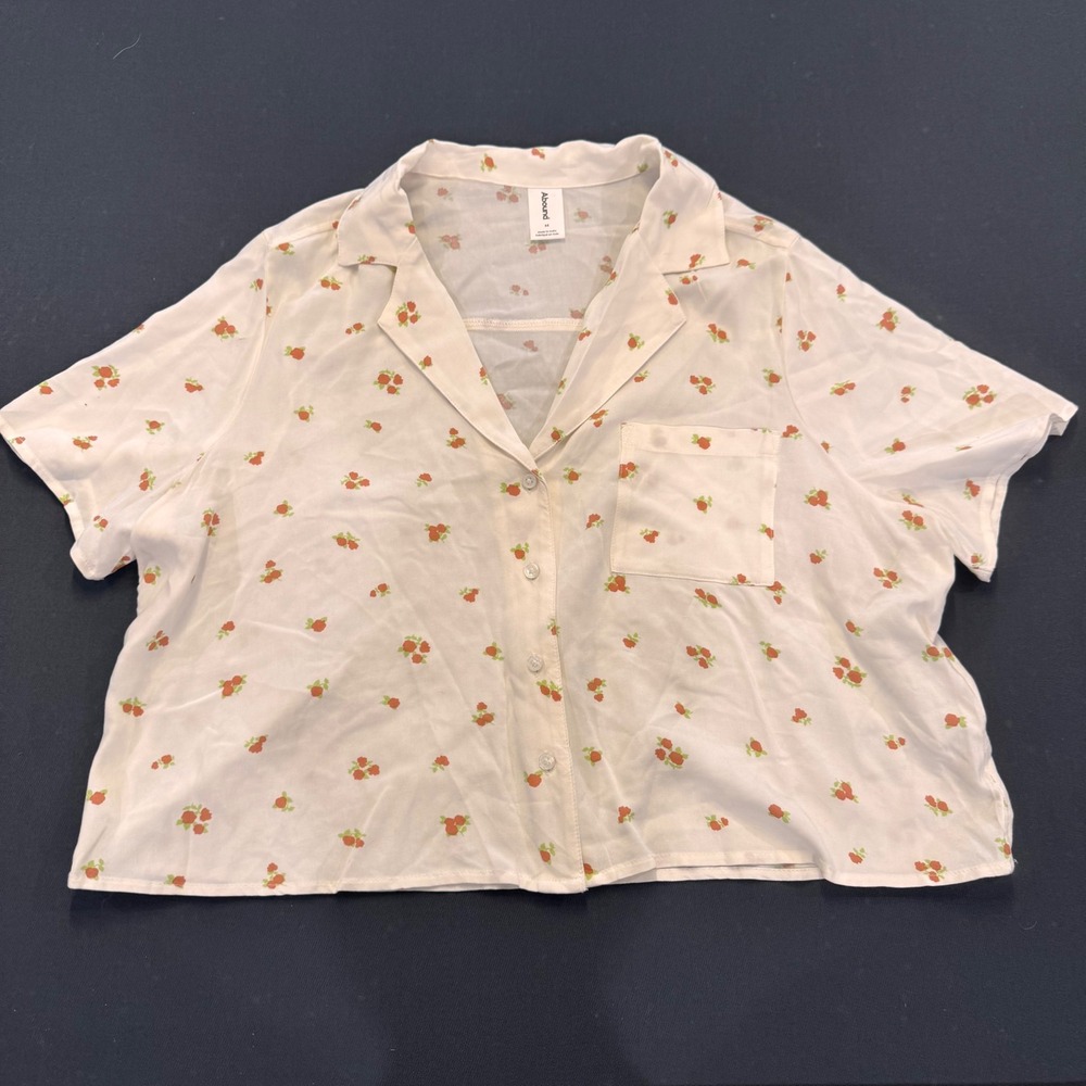Abound Strawberry Floral Print Blouse Ecovero Viscose Cream Farmers Market Sz M - Picture 2 of 10